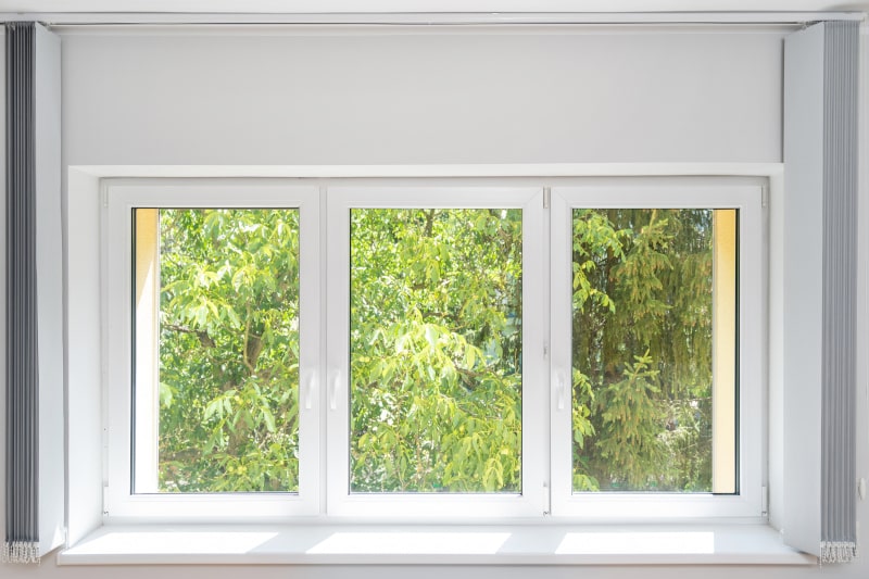 Professional installing high-quality windows