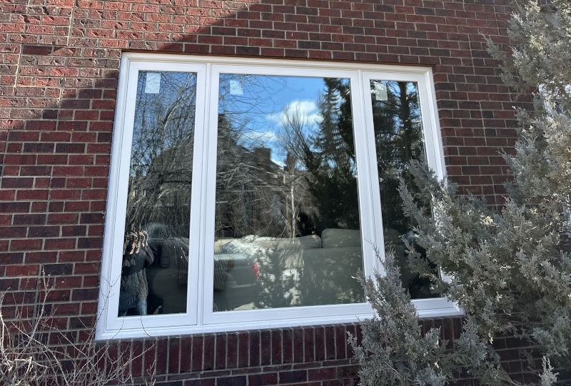 Window replacement cost comparison in Calgary, showing different window types and pricing